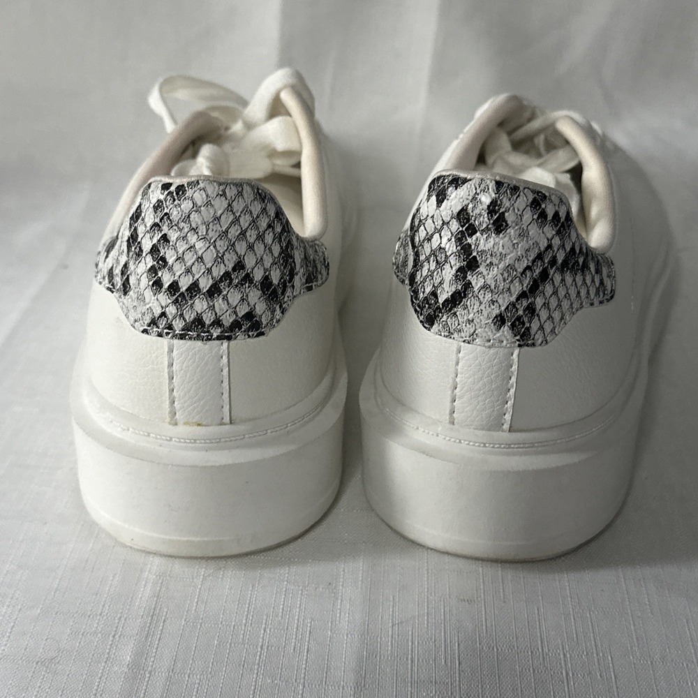 Women's Steve Madden Catcher White Sneaker‎ Size 7.5 M NWOB - Picture 4 of 6